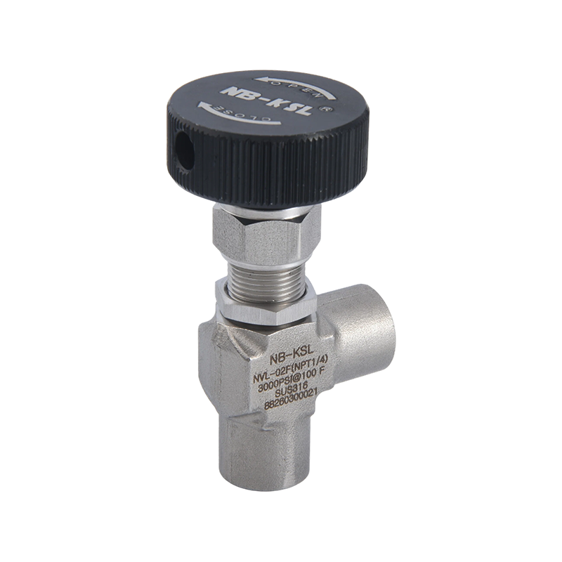 Internal thread right angle needle valve